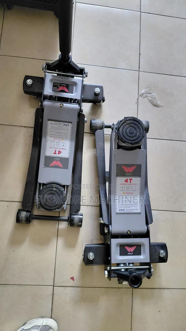 Commeracial 4tonne Trolley Jack for Garage Users. - main view