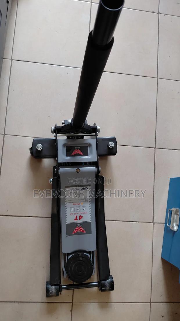 Commercial Hydraulic Floor Jack Machine 4tonne Lifting Capacity. - thumbnail 2