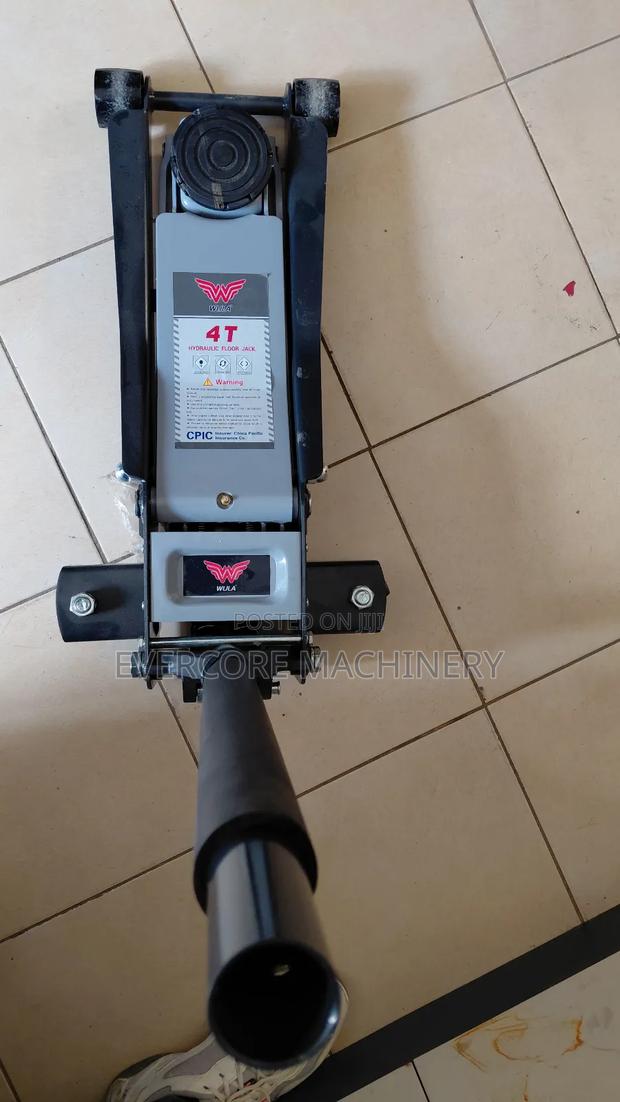 Commercial Hydraulic Floor Jack Machine 4tonne Lifting Capacity. - thumbnail 3