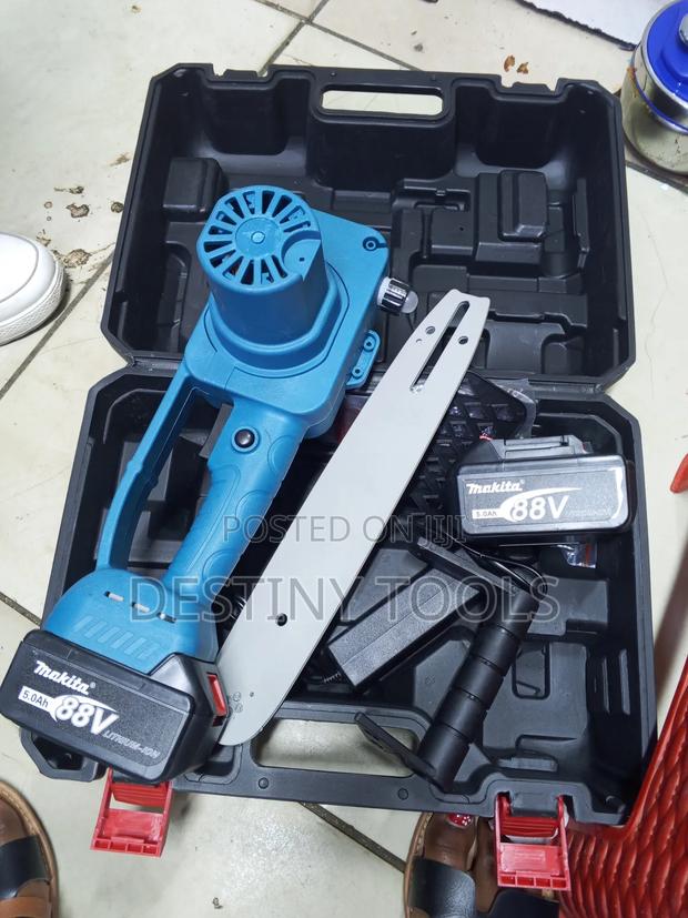 Makita Cordless Chainsaw 12inch - main view