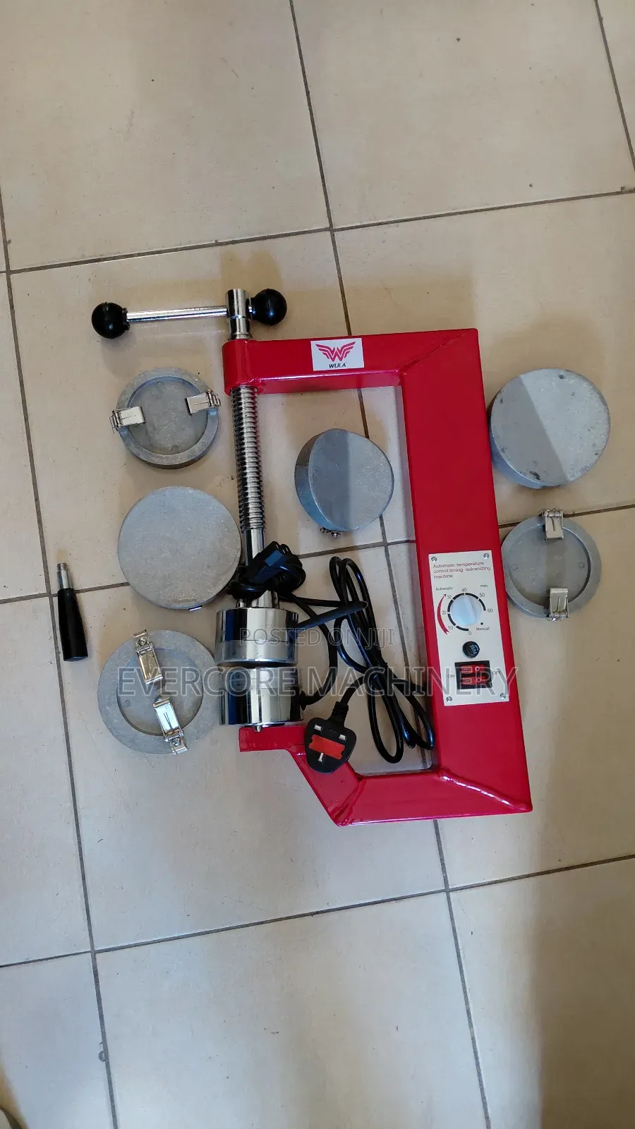 Commercial Medium Size Tyre Vulcanizer Modern Type With Tools.