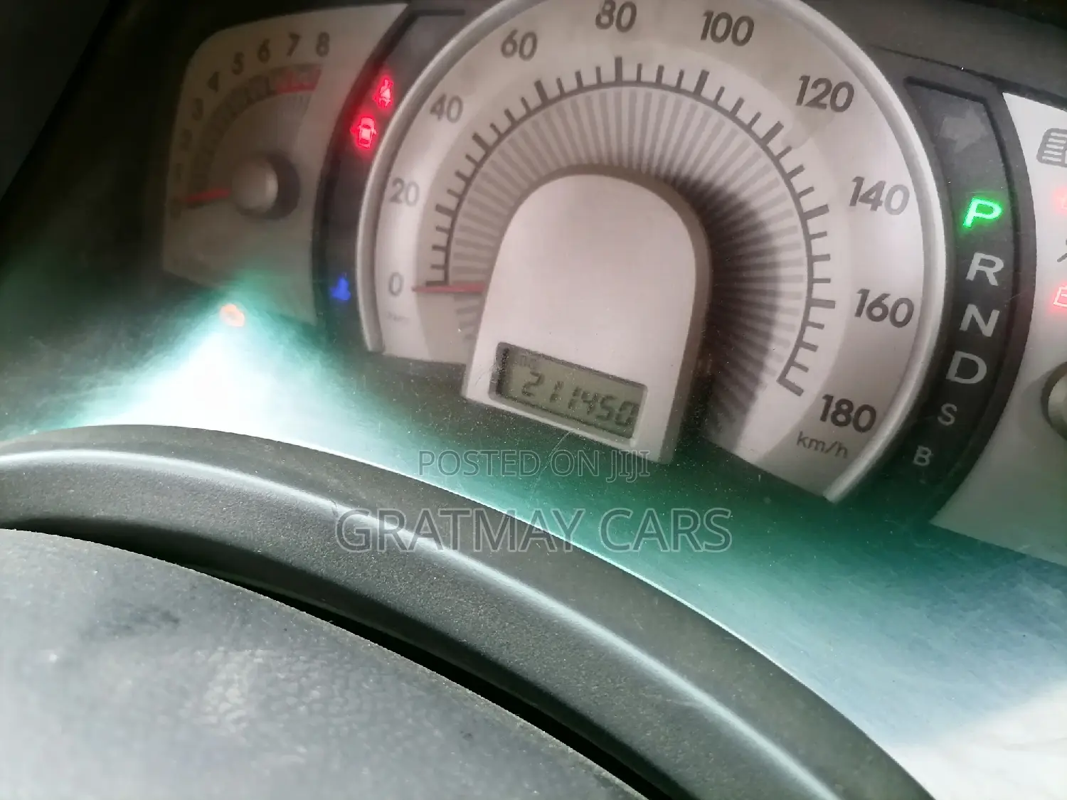 Toyota ISIS 2005 Silver