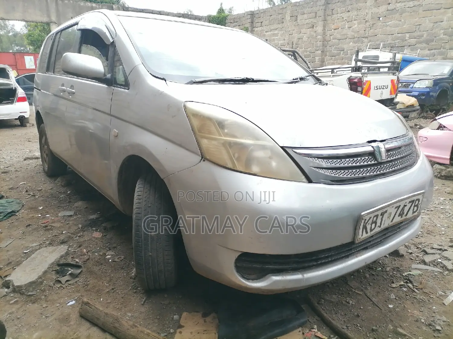 Toyota ISIS 2005 Silver