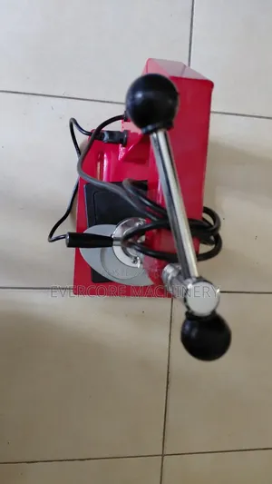 Heavy Duty Tyre Vulcanizing Machine Electric Powered.