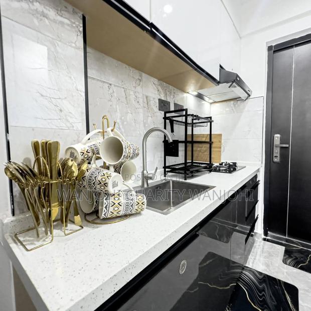 Comfortable 1 Bedroom Airbnb in South B - thumbnail 4