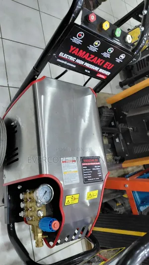 Yamazaki 3800psi Highpressure Washer Machine.