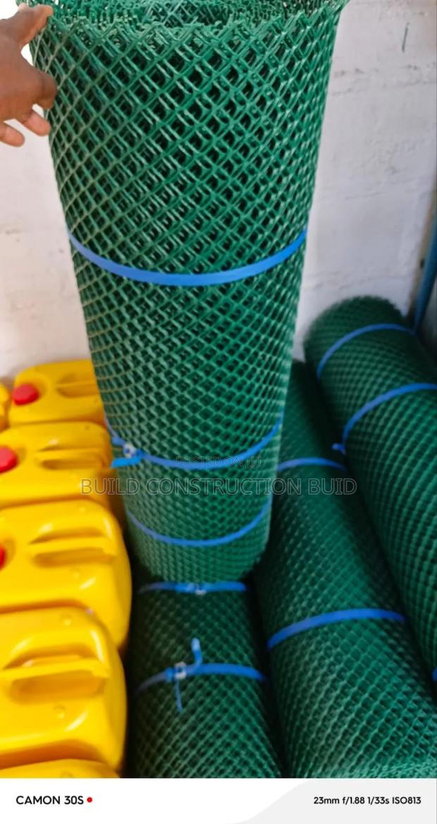 Plastic Poutry Mesh 1 ×25 MTRS - thumbnail 3