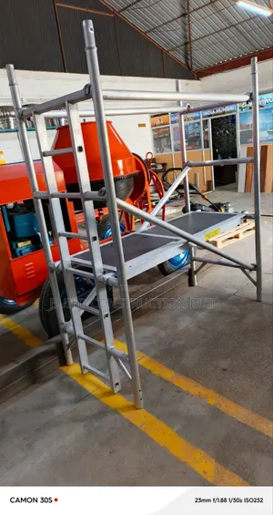 Aluminium Scaffolding Ladder 8.3 MTRS