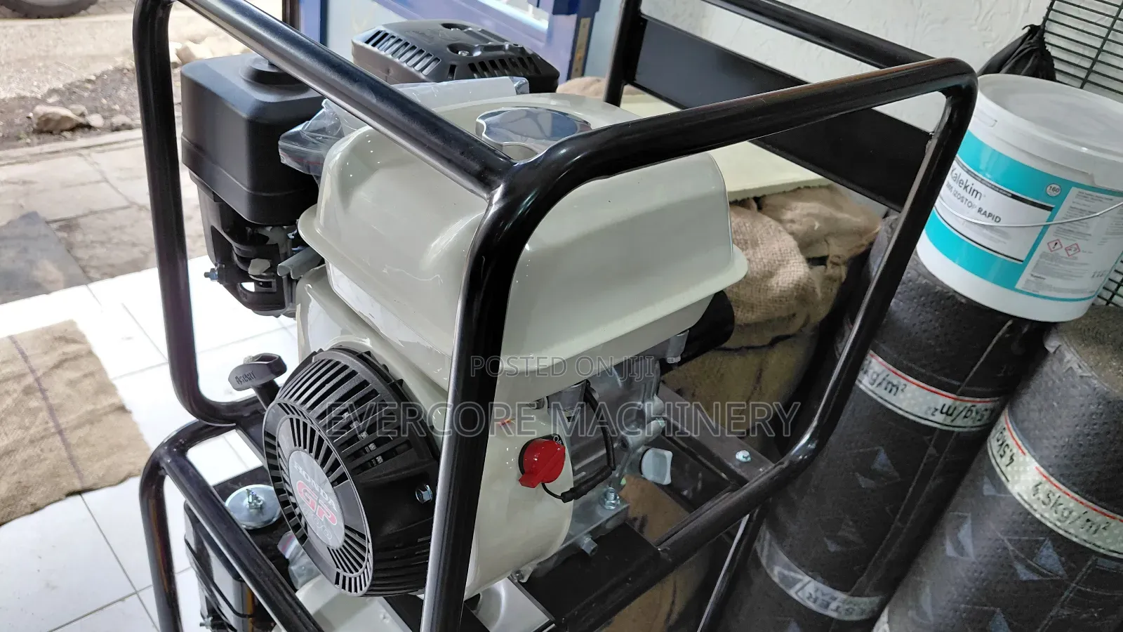 Honda Concrete Vibrator Machine With 45mm Poker Shaft.