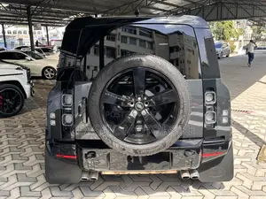 Land Rover Defender V8 2022 Gray