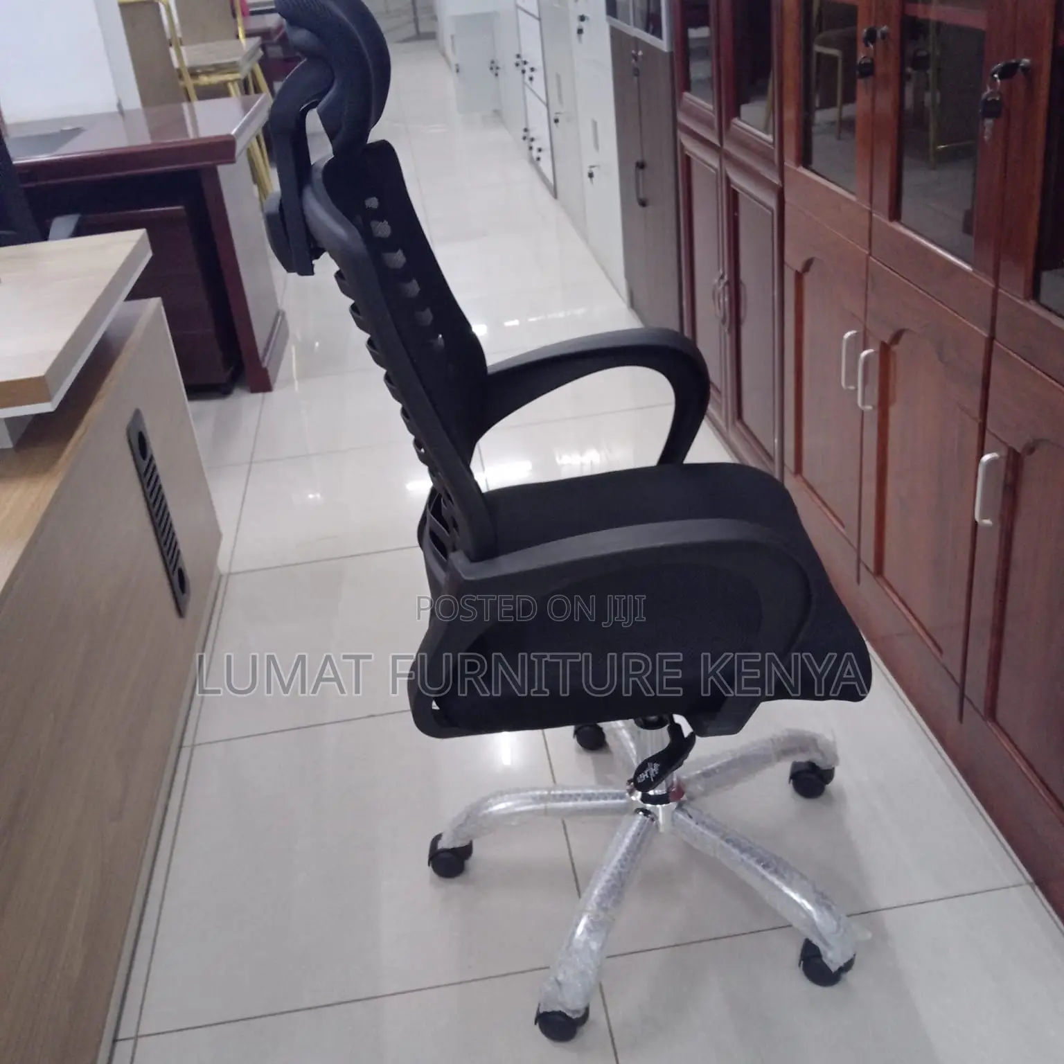 Ergonomic Office Mesh Chair With Headrest