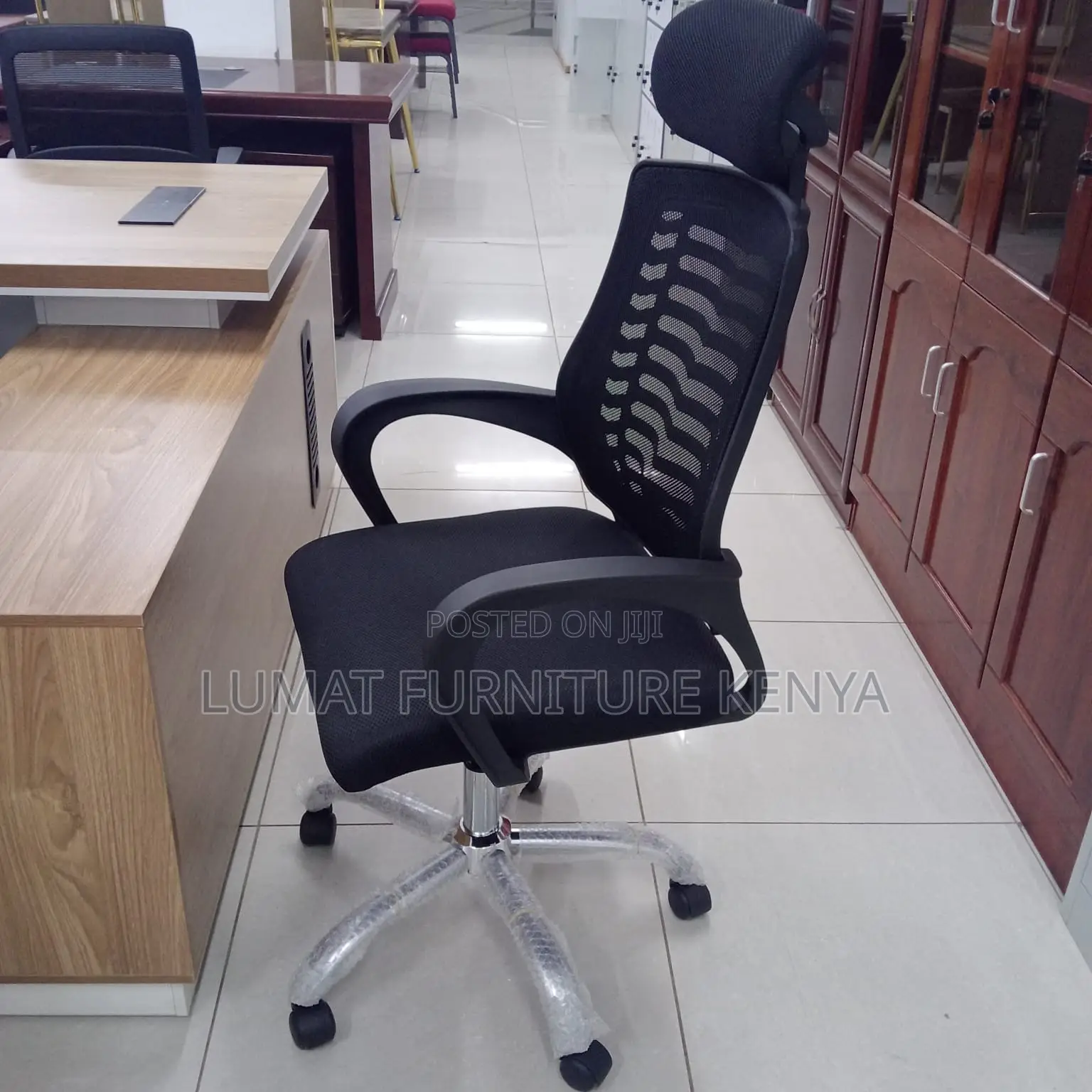 Ergonomic Office Mesh Chair With Headrest