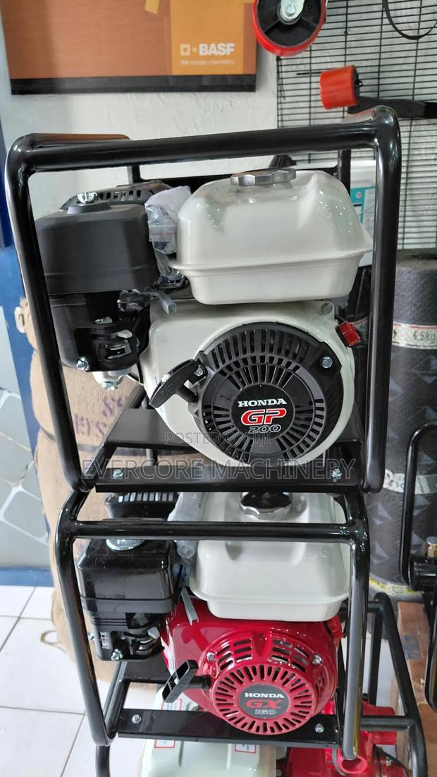 Honda Concrete Poker Vibrator Machine . - thumbnail 2