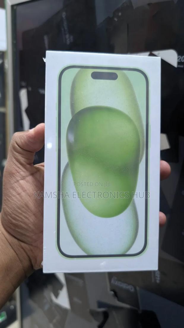 New Apple iPhone 15 Plus 128 GB Silver - main view