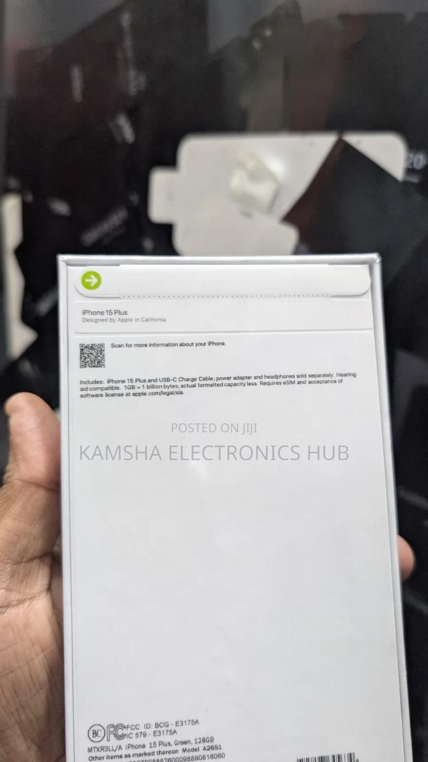 New Apple iPhone 15 Plus 128 GB Silver - thumbnail 3