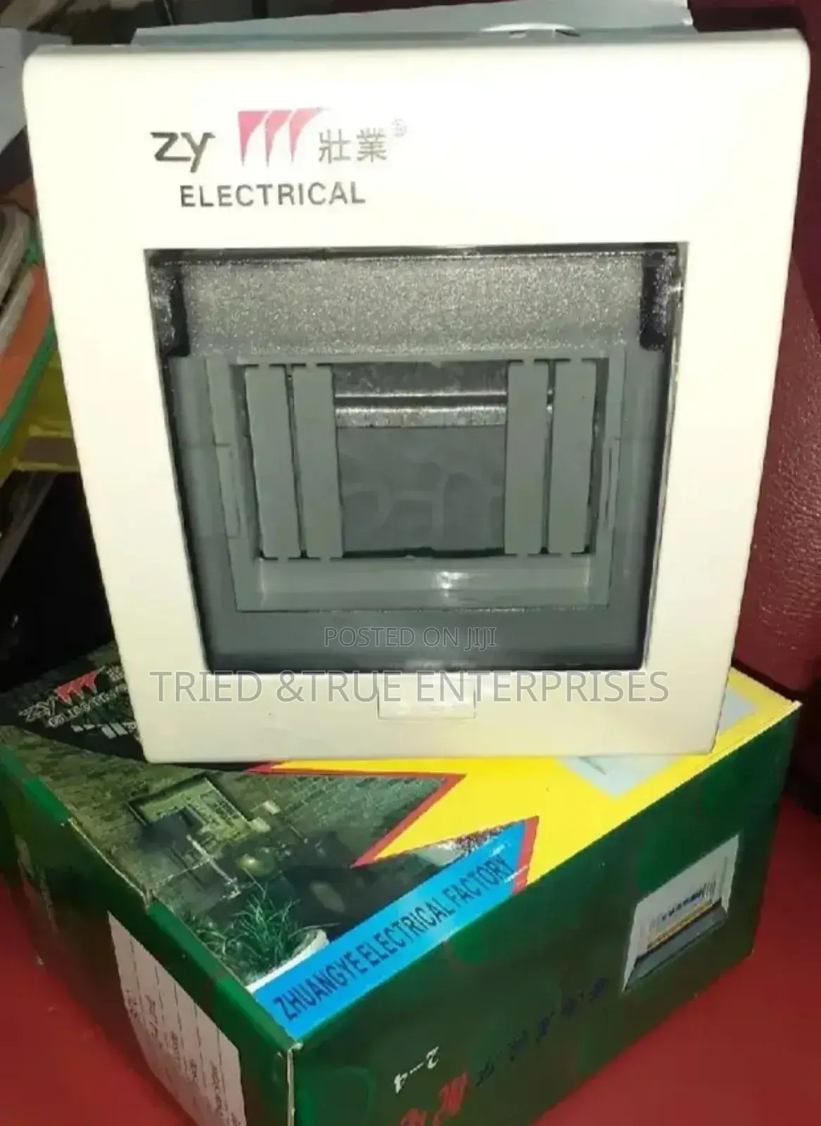 Elegant 2-4 Way Consumer Unit Rds3