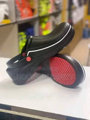 Size 41/43 Kitchen Safety Croc