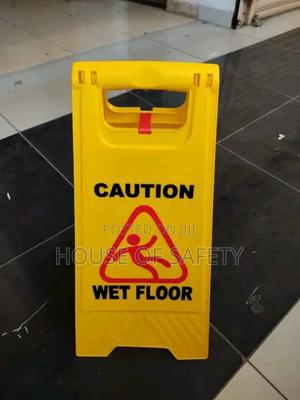 Wet Floor Yellow Board - thumbnail 2