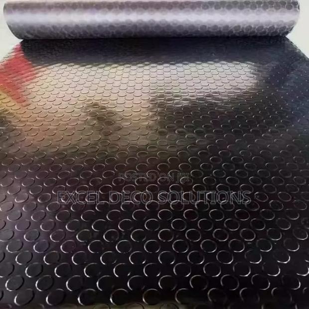 Premium Coin Rubber Flooring for Auto Workshops Garages