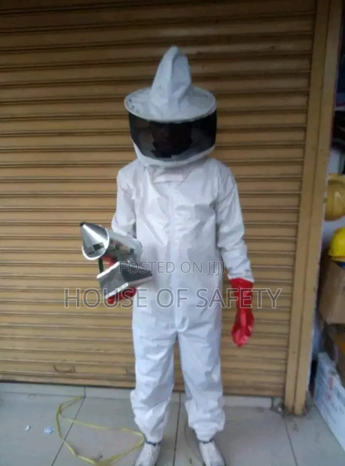 White Bee Suits With Gloves