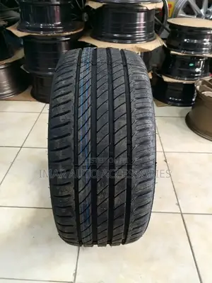 235/55r17 Zextour Premium Tyres – Durable All-Season Grip