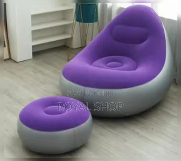 Inflatable Seat With Foot Rest and Manual Pump