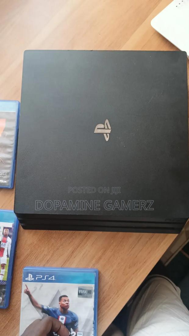 Playstation 4 Pro - thumbnail 5