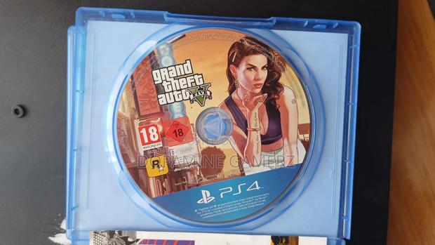 Playstation 4 Pro - thumbnail 10