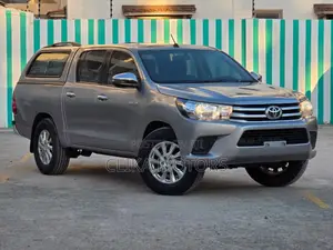 Toyota Hilux Revo Double Cab Deisel 2.4 AWD 2017 Gray