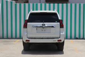 Toyota Land Cruiser Prado 2.8 2019 White