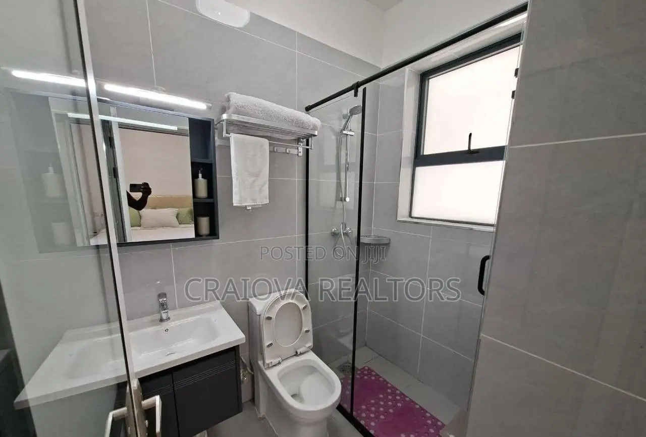 3bdrm Apartment in Gateway Mall Area for sale