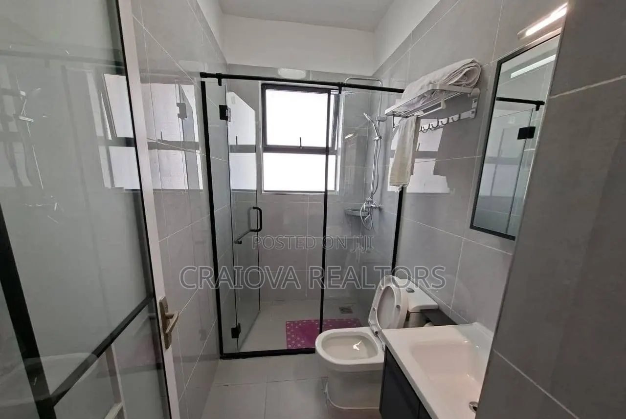 3bdrm Apartment in Gateway Mall Area for sale