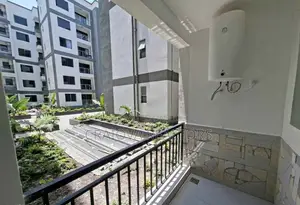 3bdrm Apartment in Gateway Mall Area for sale