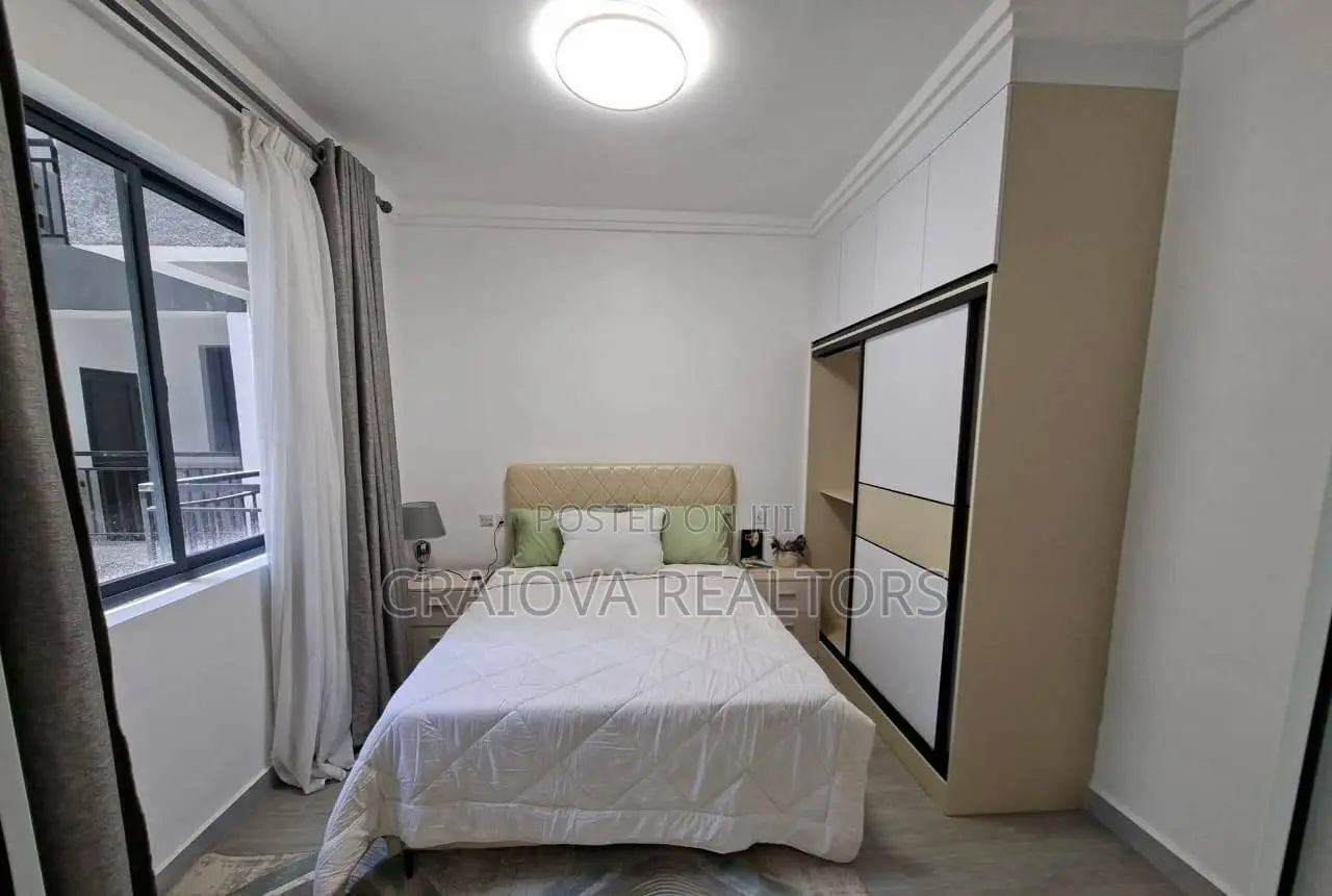 3bdrm Apartment in Gateway Mall Area for sale