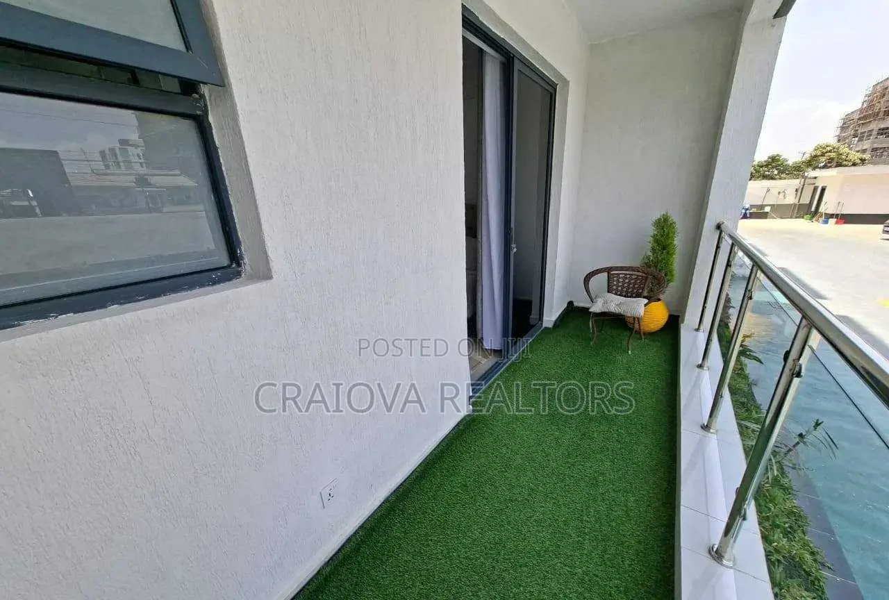 3bdrm Apartment in Gateway Mall Area for sale