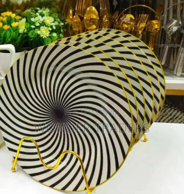 6 Pc Ceramic Plates 
Zebra Yellow