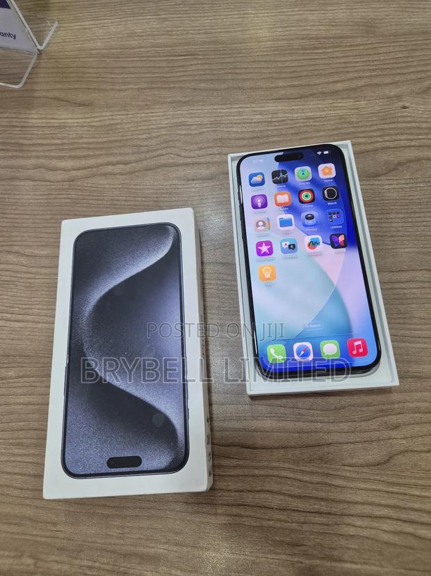 Apple iPhone 15 Pro Max 256 GB Blue - main view