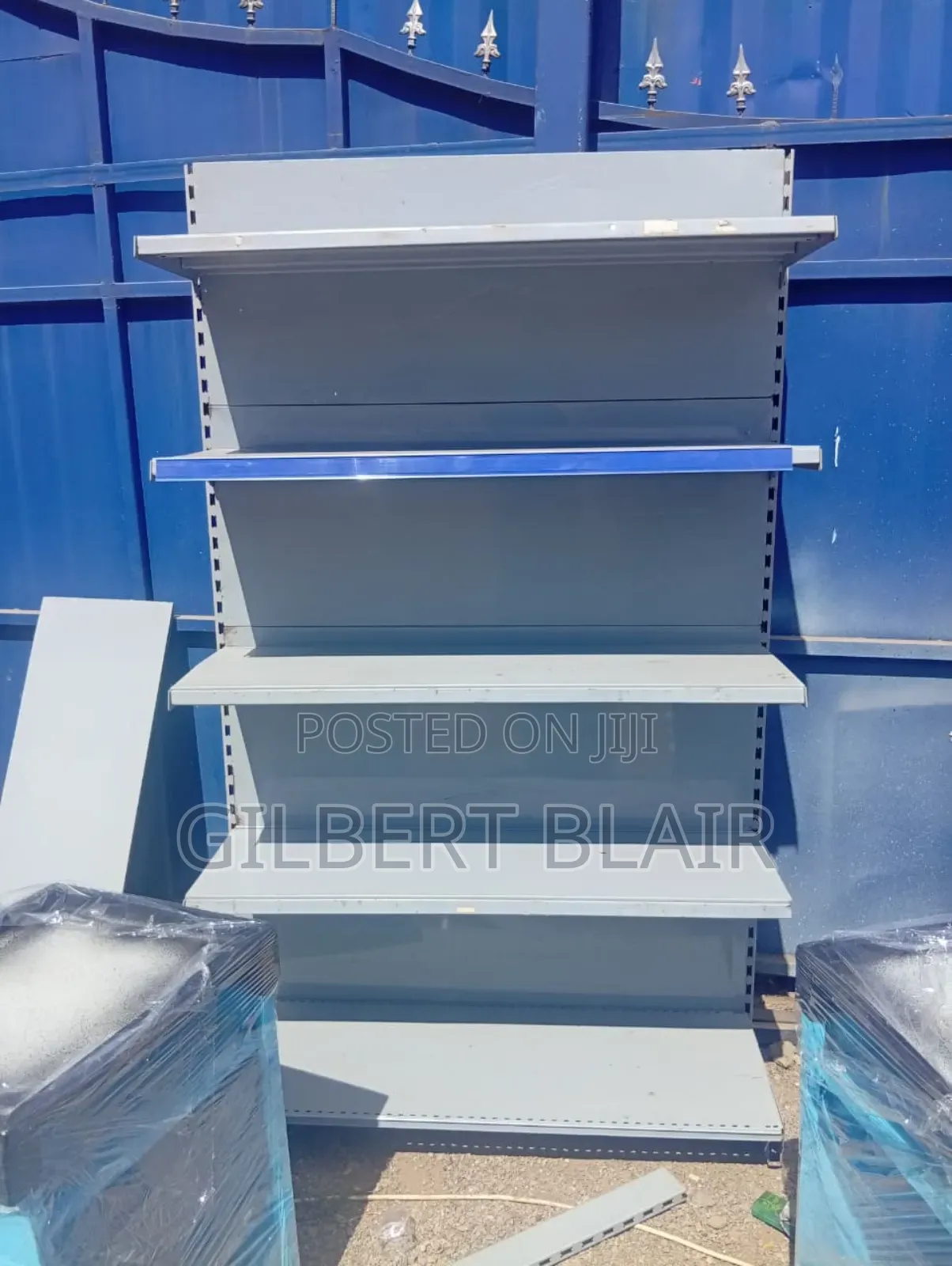 Adjustable Supermarket Shelves