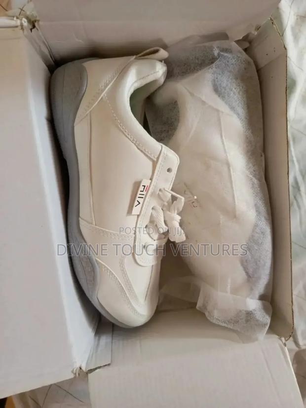 Ladies Sneakers - thumbnail 3