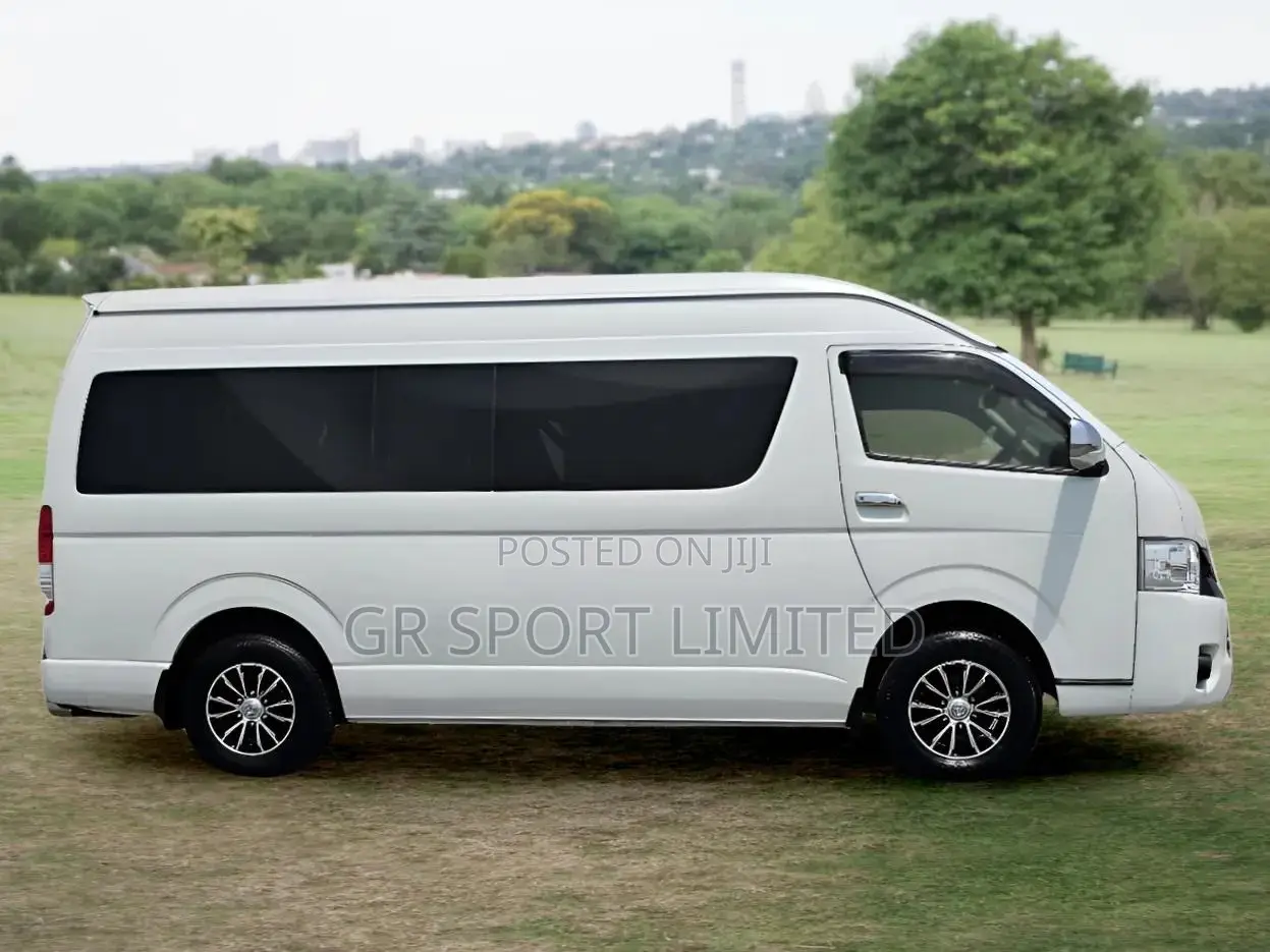 Toyota HiAce 2018 White