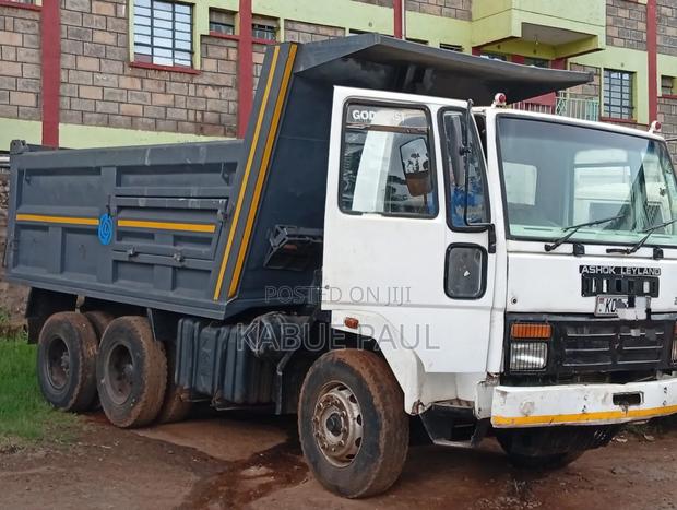 Ashok Leyland Tipper - thumbnail 2