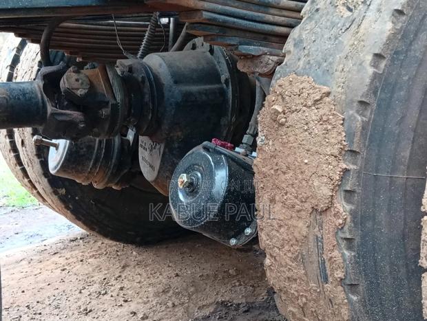 Ashok Leyland Tipper - thumbnail 5