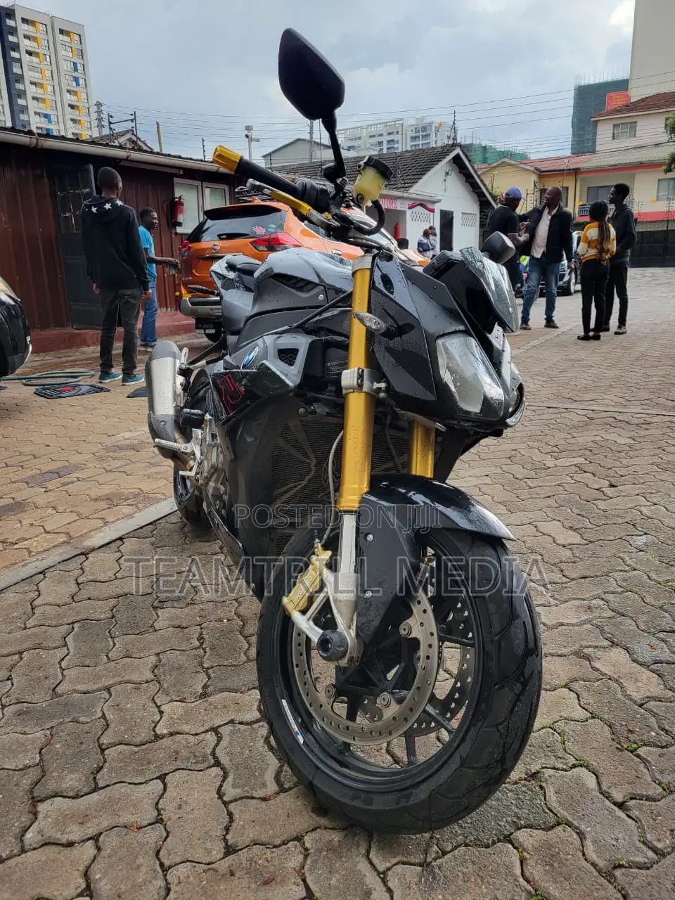 BMW Sport 2019 Black