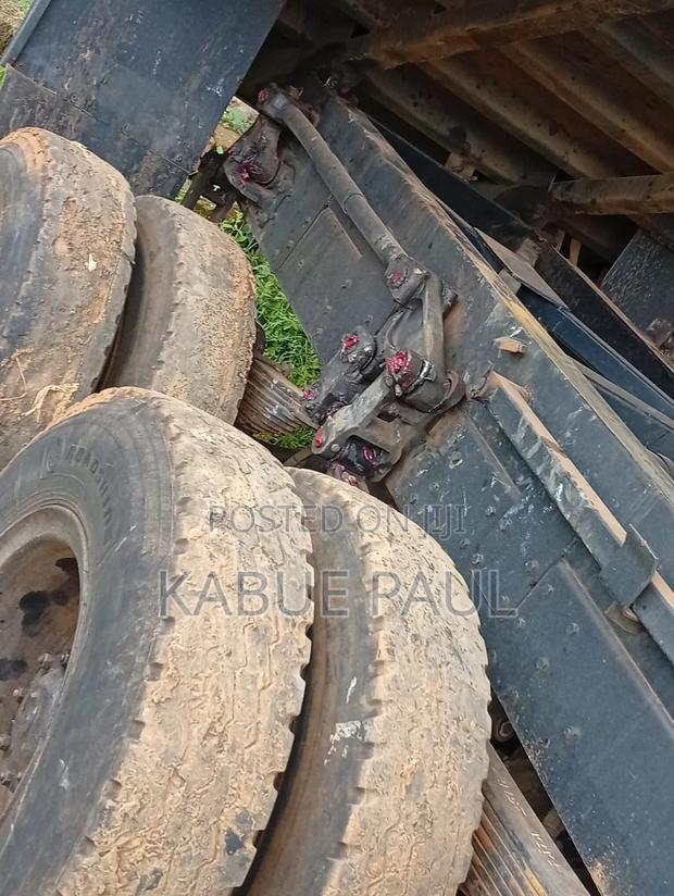 Ashok Leyland Tipper - thumbnail 9