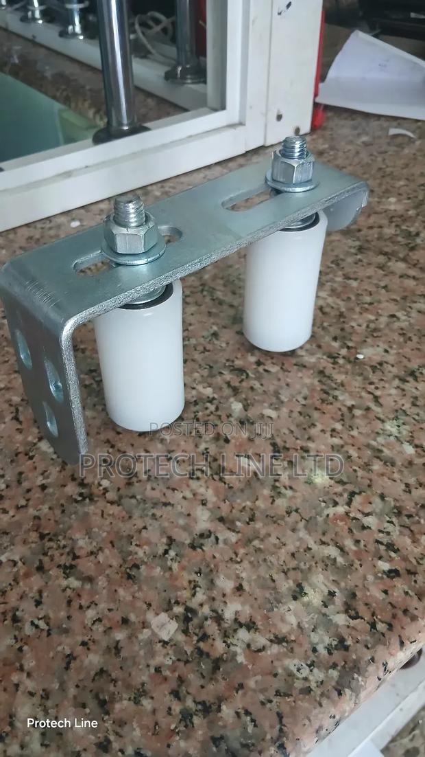 Gate Roller Guide With L Bracket - thumbnail 4