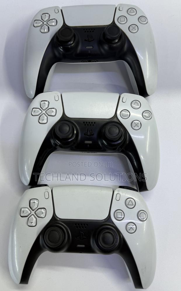 Pre-Loved Playstation 5 Controllers - thumbnail 3