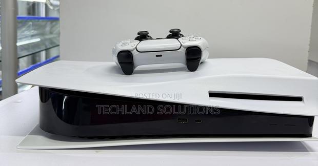 Ocertified Pre-Owned Original Playstation 5 Standard Console - thumbnail 3