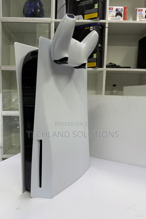 Ocertified Pre-Owned Original Playstation 5 Standard Console - thumbnail 5