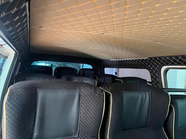 Nissan Caravan (Urvan) 2006 White - thumbnail 4