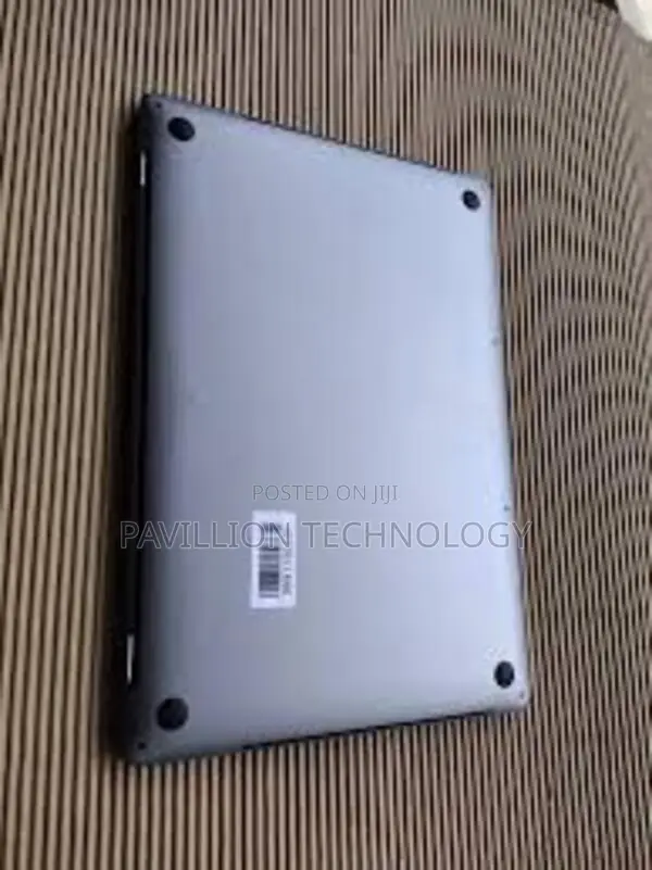 New Laptop Apple MacBook Pro 2019 16GB Intel Core i7 SSD 512GB